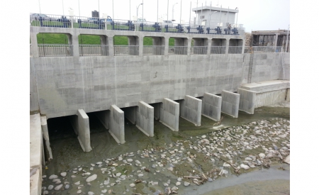 山上排水出口閘門新建工程-第六河川局1